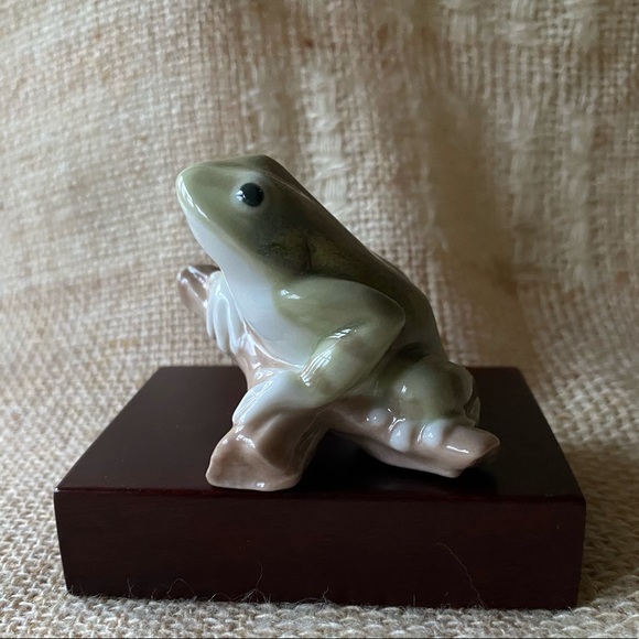 Lladro Frog - Picture 3 of 11